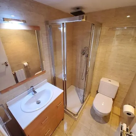 Apartamento Espacioso, Centrico Y Cercano A La Playa. *