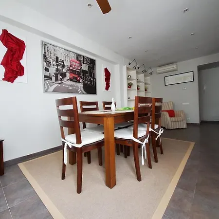 Espacioso, Centrico Y Cercano A La Playa. Apartamento Sitges